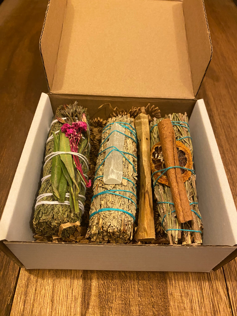 Kits: Sage or Palo (by The Clay Crone)