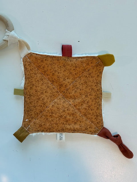 Bitte Organic Crinkle Teether Toy